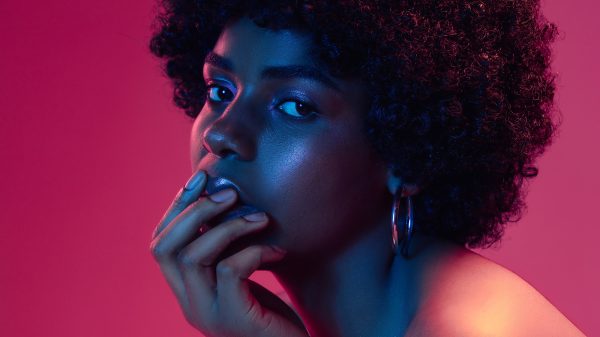 Issa Rae, Kumail Nanjiani Are on the Run in ‘The Lovebirds’ Trailer